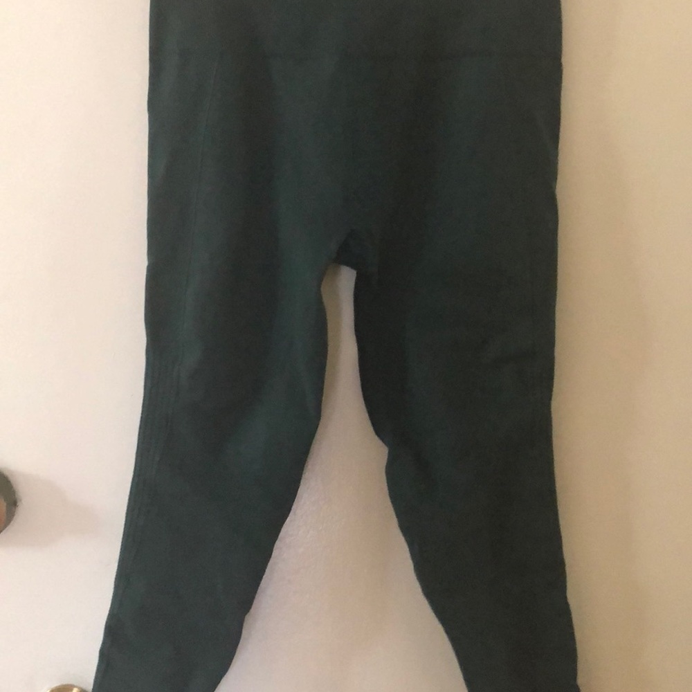 Lululemon size 8 dark green full length leggings